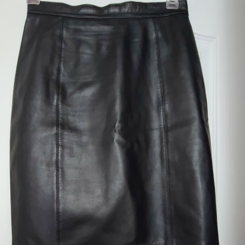Black Knee-Length Pencil Skirt for Work
